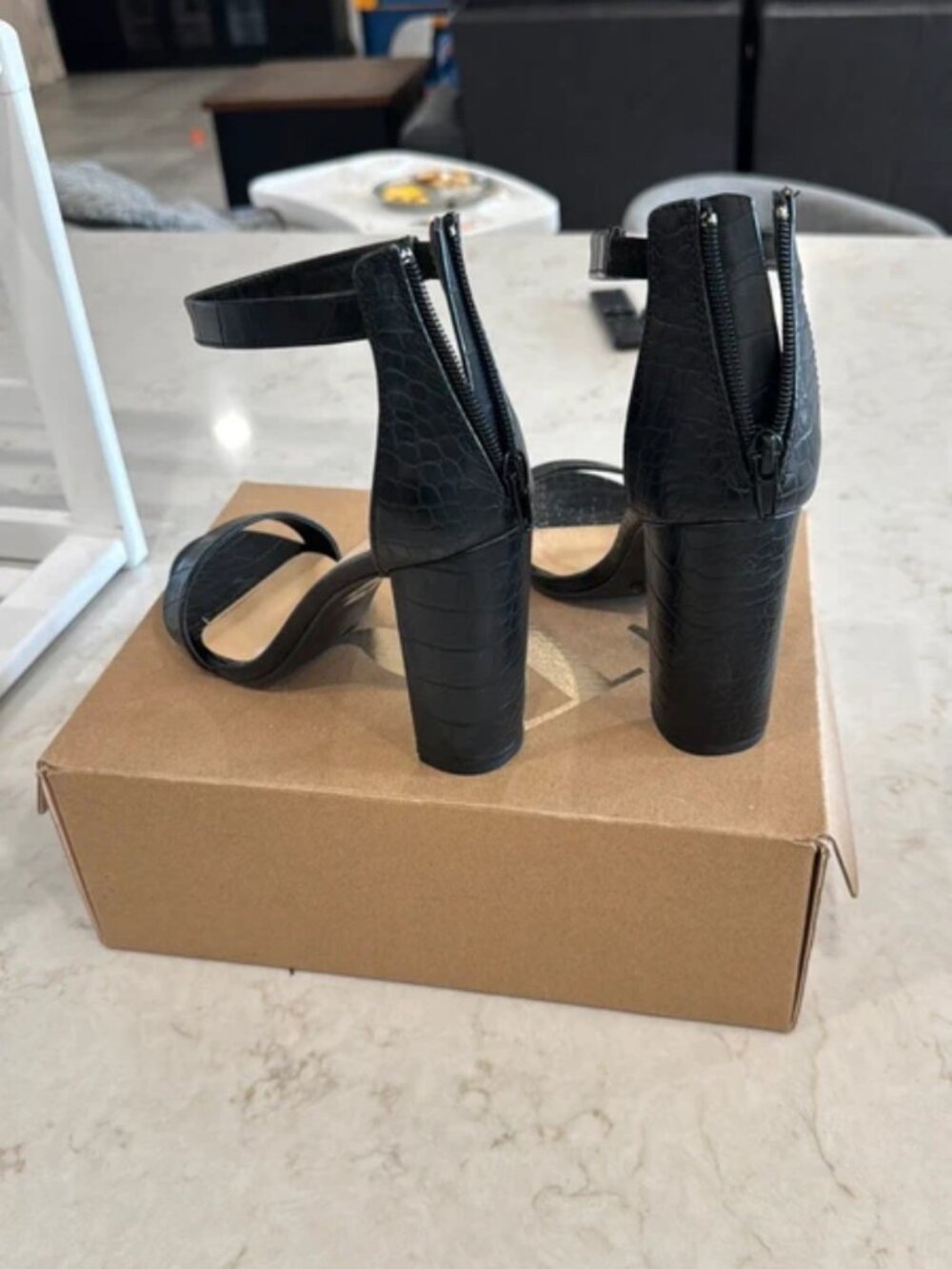 Heels - Picture 2 of 3